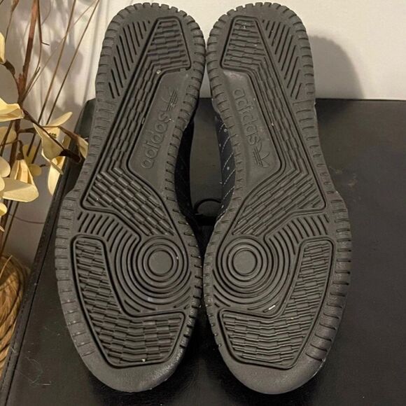 Yeezys X Adidas Calabasas Core Black - Picture 3 of 6